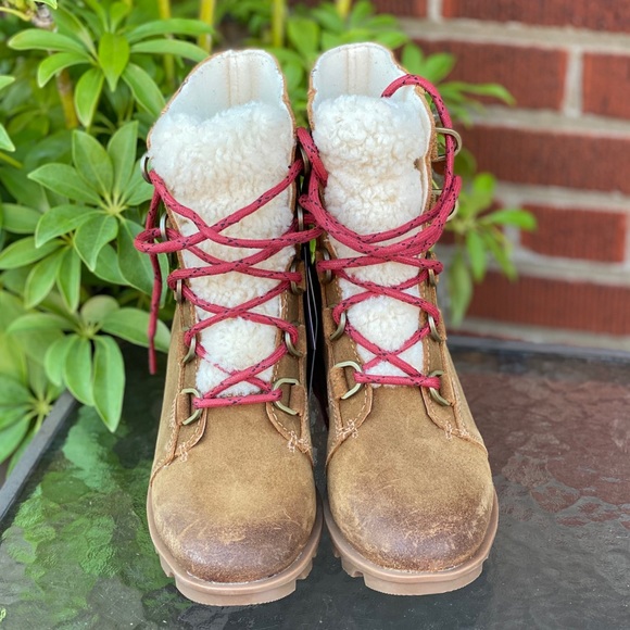 🆕Sorel Phoenix Shearling Waterproof Mid-Heel Boot - Picture 2 of 9